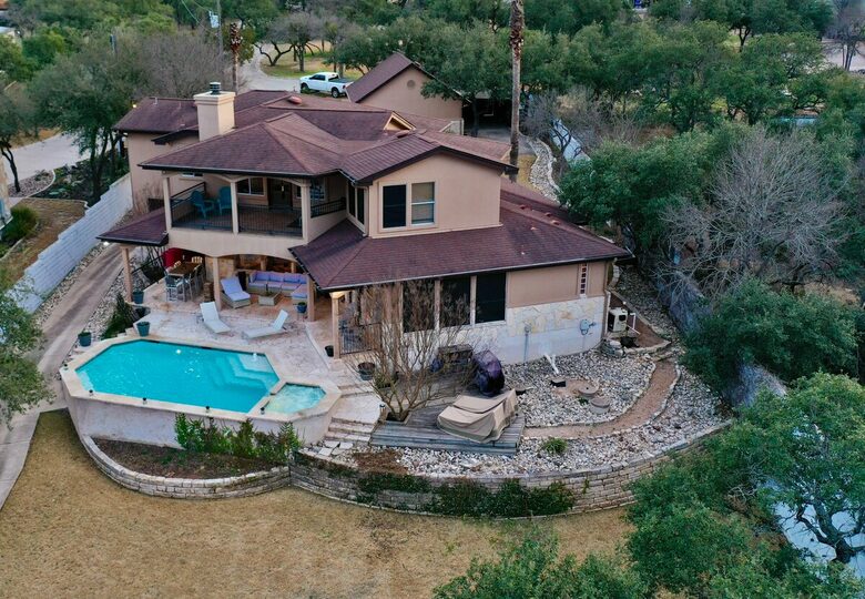 Luxury Lake Travis Waterfront - Spicewood, Texas