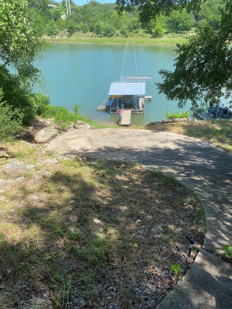 Luxury Lake Travis Waterfront - Spicewood, Texas