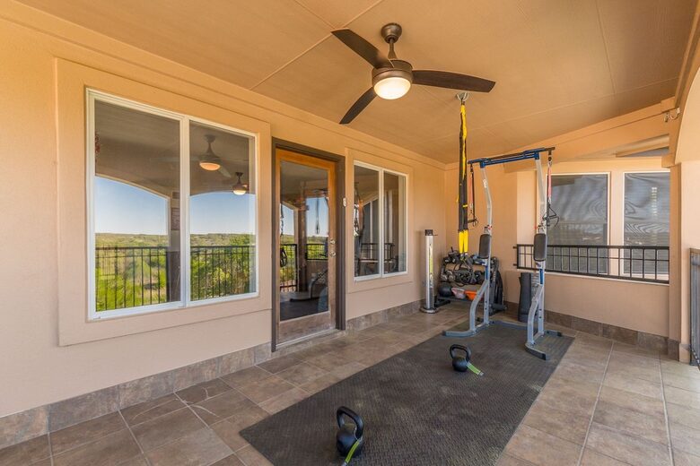 Luxury Lake Travis Waterfront - Spicewood, Texas