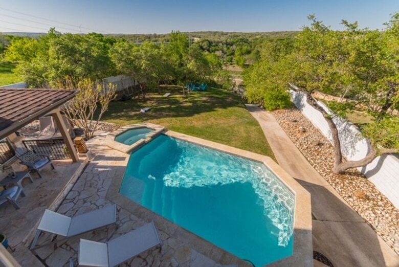 Luxury Lake Travis Waterfront - Spicewood, Texas