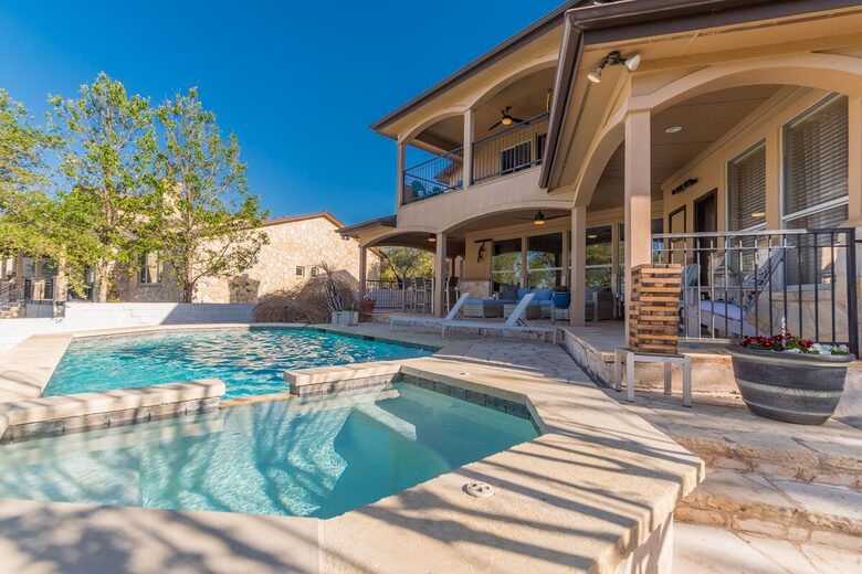 Luxury Lake Travis Waterfront - Spicewood, Texas