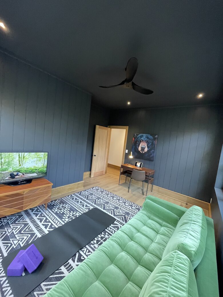 SamRidge | A Lakefront Retreat - Algonquin Highlands, Canada