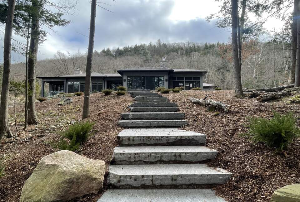 SamRidge | A Lakefront Retreat - Algonquin Highlands, Canada