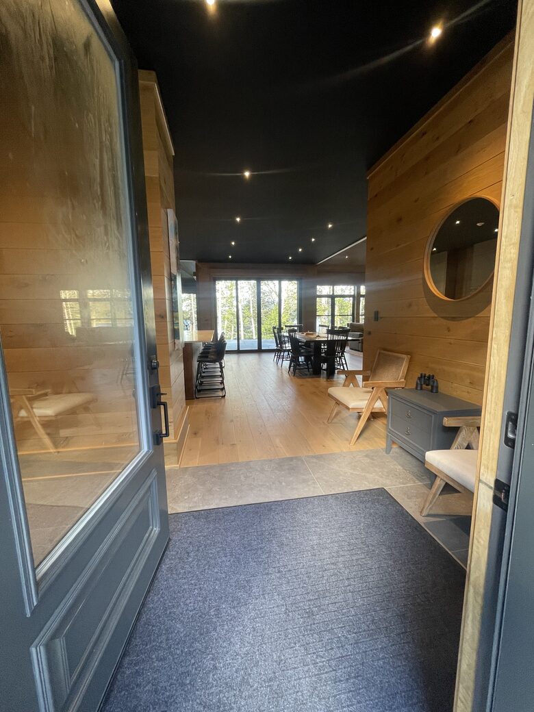 SamRidge | A Lakefront Retreat - Algonquin Highlands, Canada