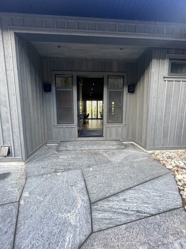 SamRidge | A Lakefront Retreat - Algonquin Highlands, Canada