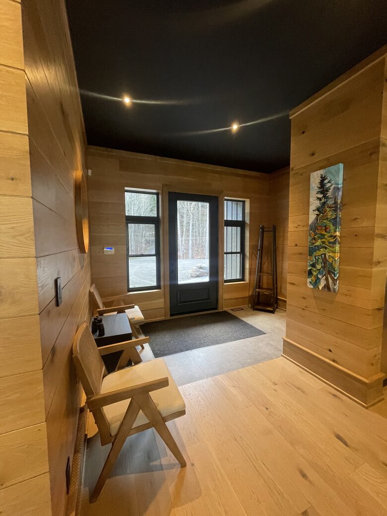 SamRidge | A Lakefront Retreat - Algonquin Highlands, Canada