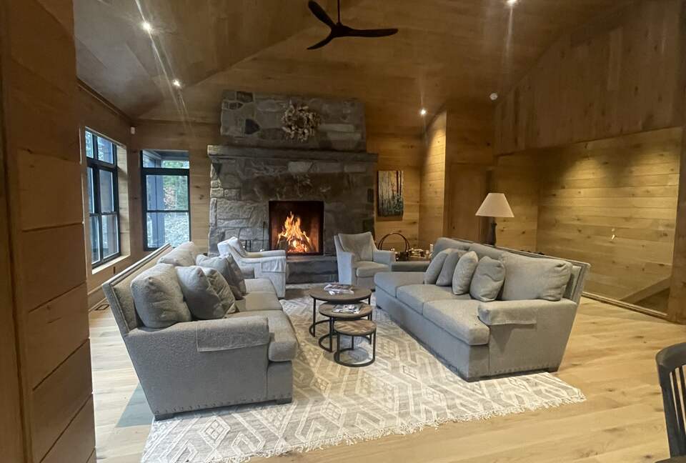 SamRidge | A Lakefront Retreat - Algonquin Highlands, Canada