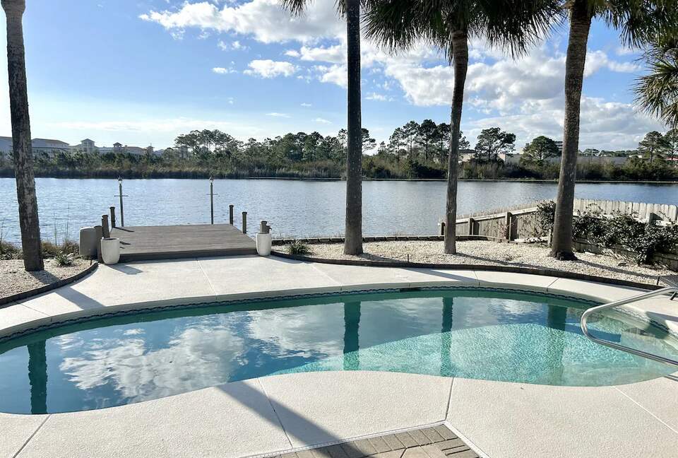 Charming Lakefront Cottage | Only A Block From The Beach - Panama City Beach, Florida