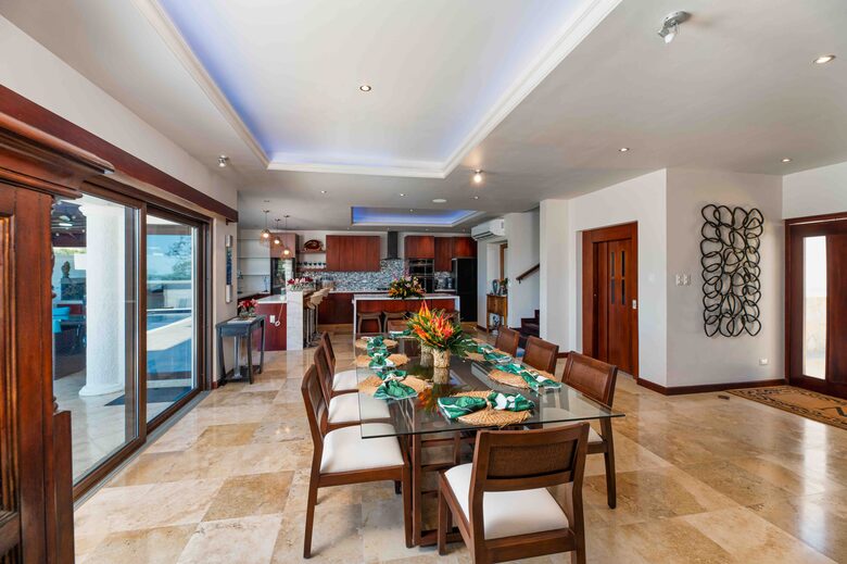 Ocean View Elegance on the Fairway - Roatan, Honduras