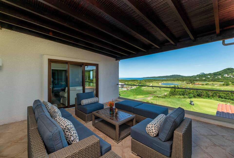 Ocean View Elegance on the Fairway - Roatan, Honduras