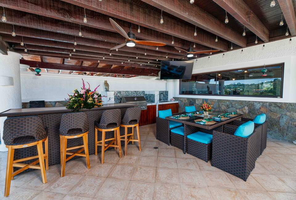 Ocean View Elegance on the Fairway - Roatan, Honduras
