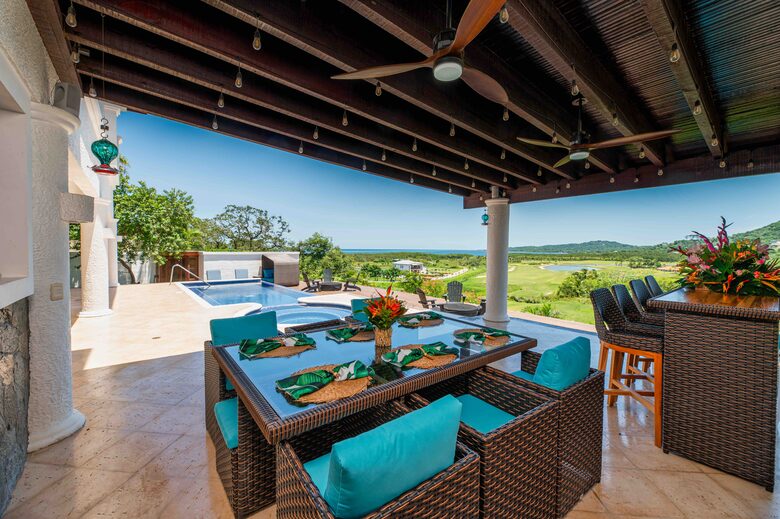Ocean View Elegance on the Fairway - Roatan, Honduras