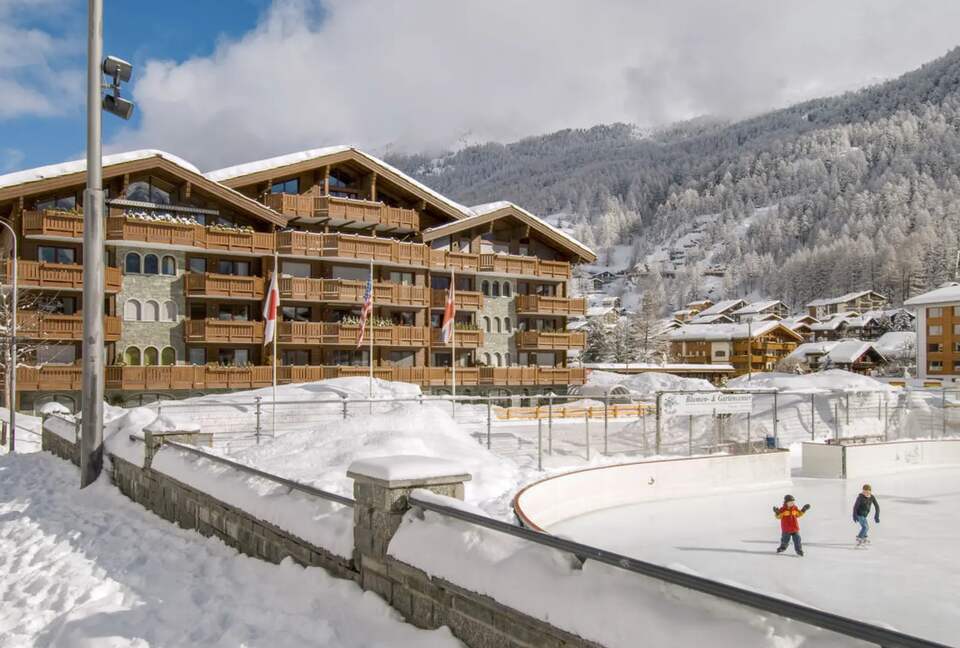 Haus Whymper 3BD Apartment - Zermatt, Switzerland