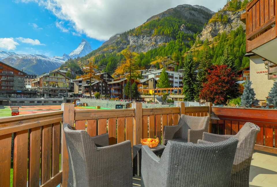 Haus Whymper 3BD Apartment - Zermatt, Switzerland