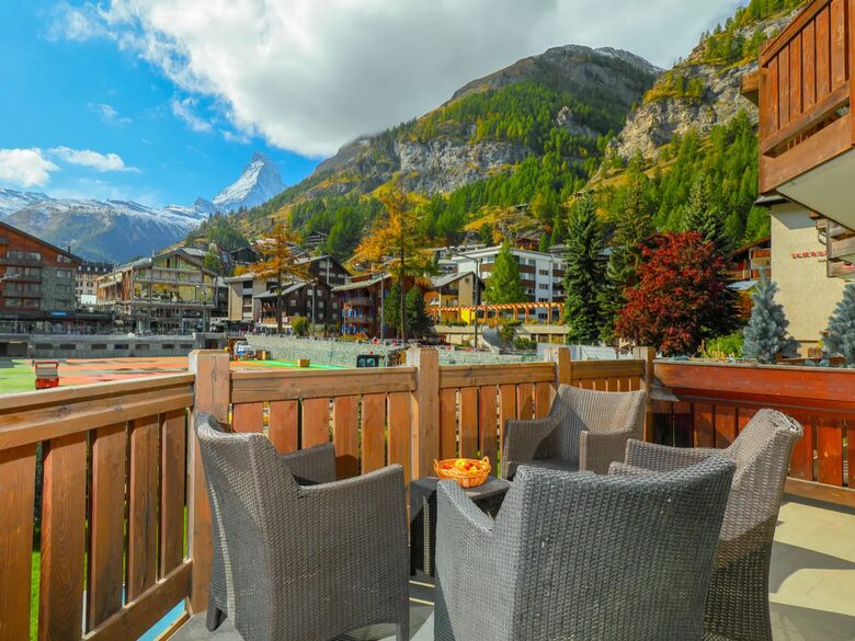 Haus Whymper 3BD Apartment - Zermatt, Switzerland