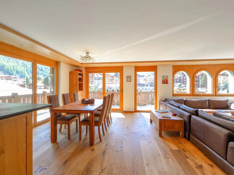 Haus Whymper 3BD Apartment - Zermatt, Switzerland