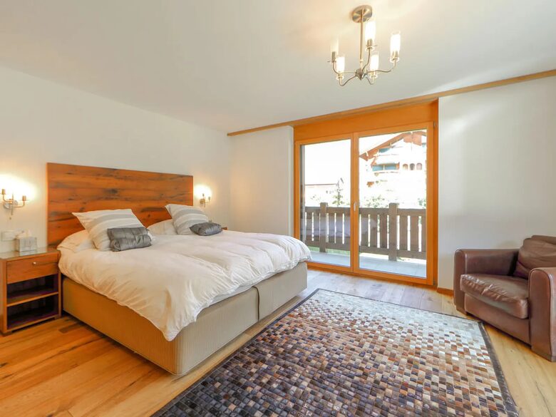 Haus Whymper 3BD Apartment - Zermatt, Switzerland
