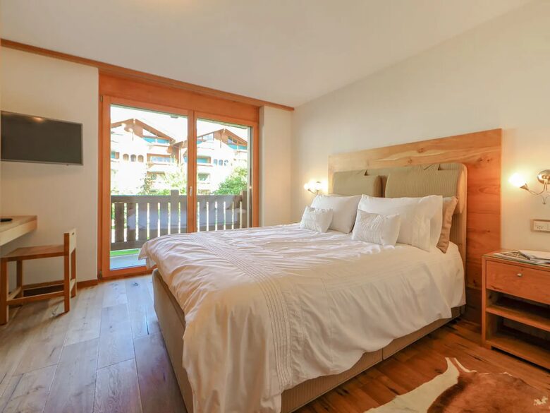 Haus Whymper 3BD Apartment - Zermatt, Switzerland