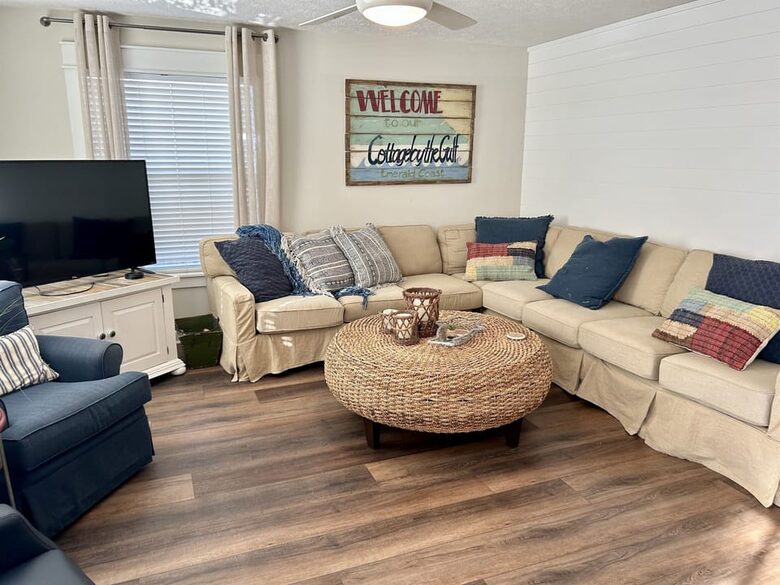 Charming Lakefront Cottage | Only A Block From The Beach - Panama City Beach, Florida