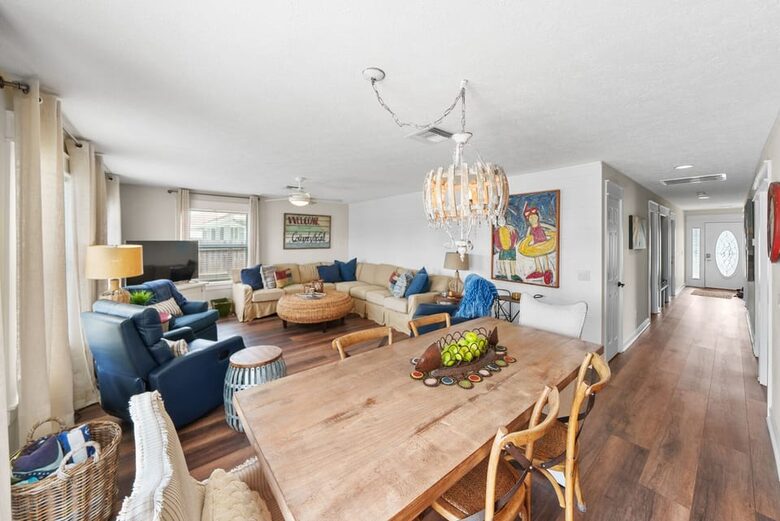 Charming Lakefront Cottage | Only A Block From The Beach - Panama City Beach, Florida
