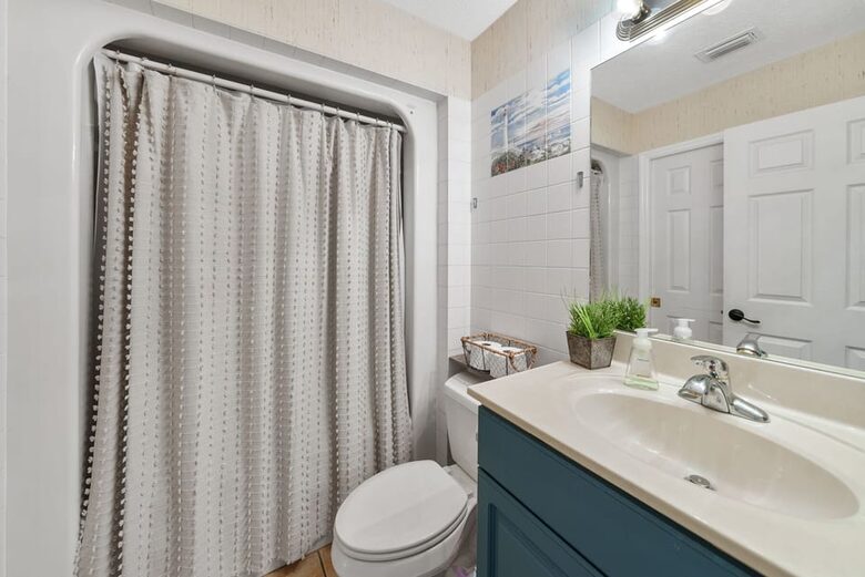 Charming Lakefront Cottage | Only A Block From The Beach - Panama City Beach, Florida