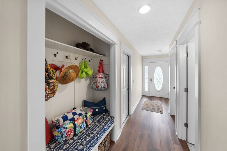 Charming Lakefront Cottage | Only A Block From The Beach - Panama City Beach, Florida