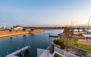 Refugio de lujo junto al canal con amarre privado - Dudley Park, Australia