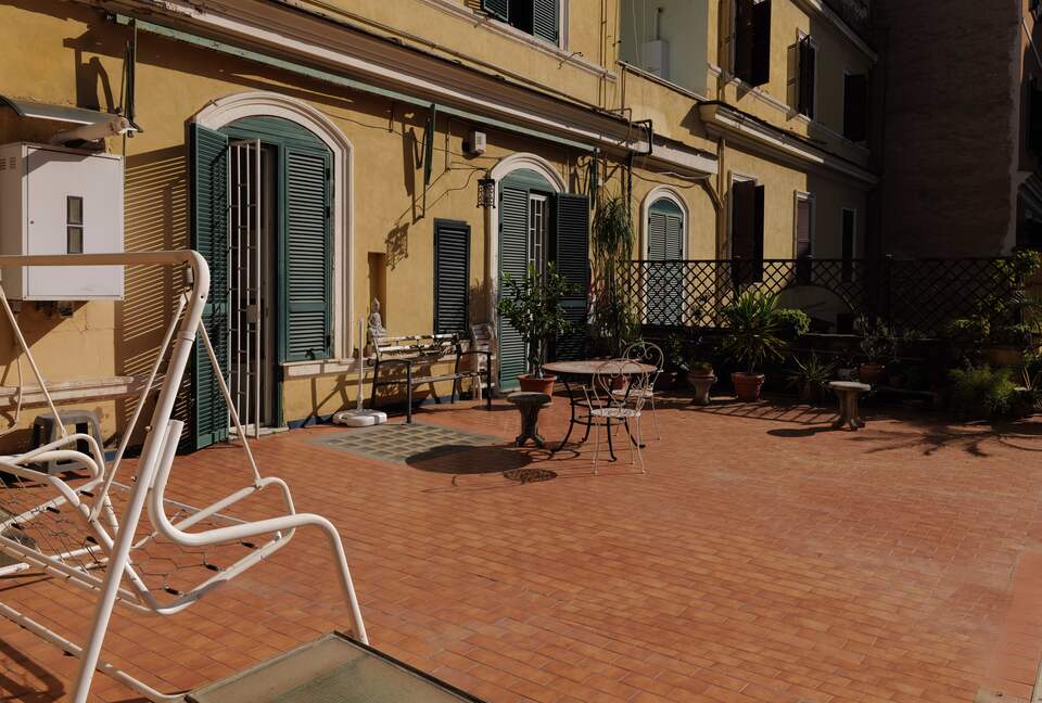 2 BD Rome Retreat - Rome, Italy