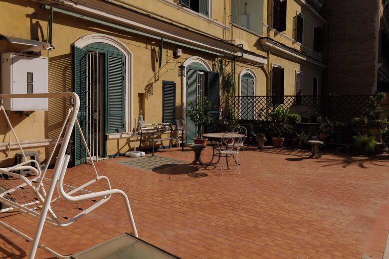 2 BD Rome Retreat - Rome, Italy