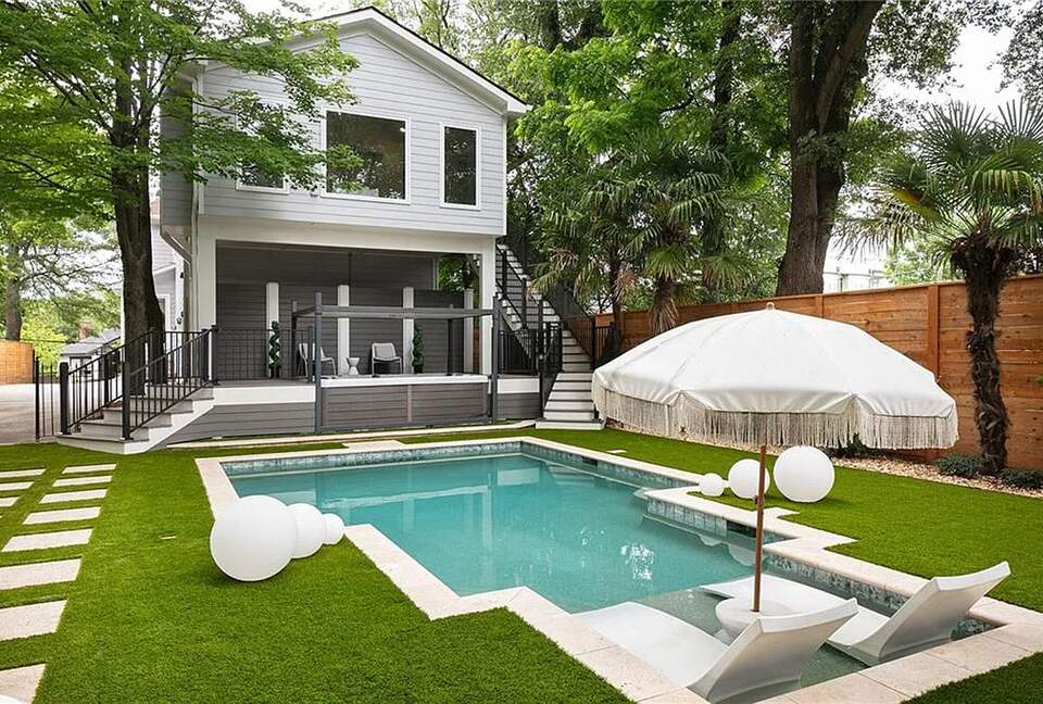 Beautiful in-ground pool and 10 person hot tub
