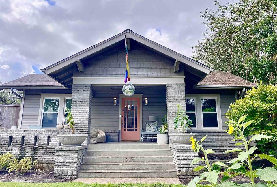 Montrose Bungalow - Houston, Texas