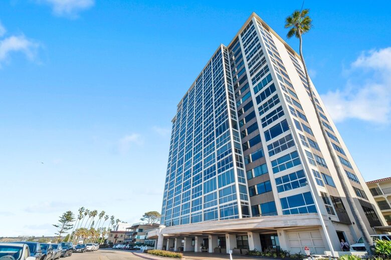 La Jolla Oceanfront Highrise - La Jolla, California