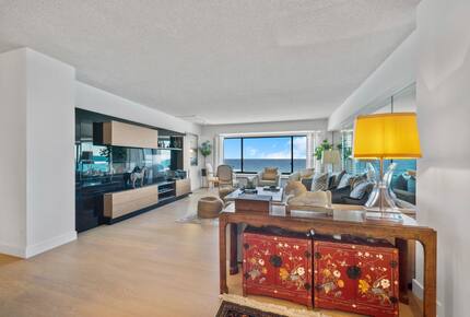 La Jolla Oceanfront Highrise - La Jolla, California