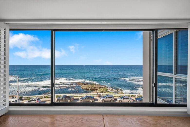 La Jolla Oceanfront Highrise - La Jolla, California