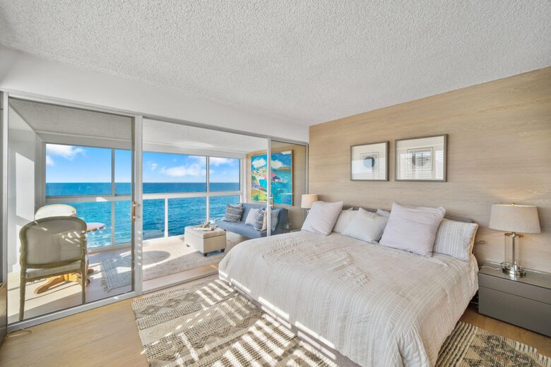 La Jolla Oceanfront Highrise - La Jolla, California