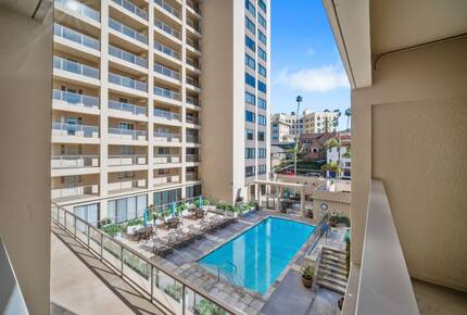 La Jolla Oceanfront Highrise - La Jolla, California