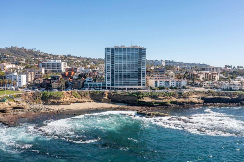 La Jolla Oceanfront Highrise - La Jolla, California