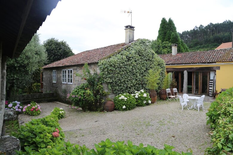 Serene Galician Cottage with La Toja Views - Simes, Spain