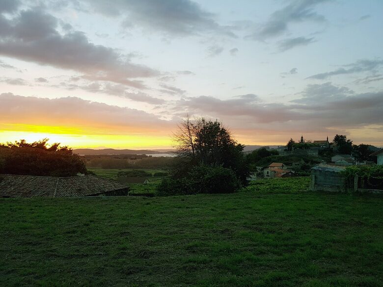 Serene Galician Cottage with La Toja Views - Simes, Spain