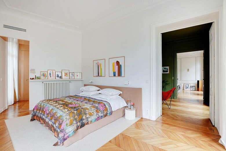 Chic Living in Central Paris - Paris, France