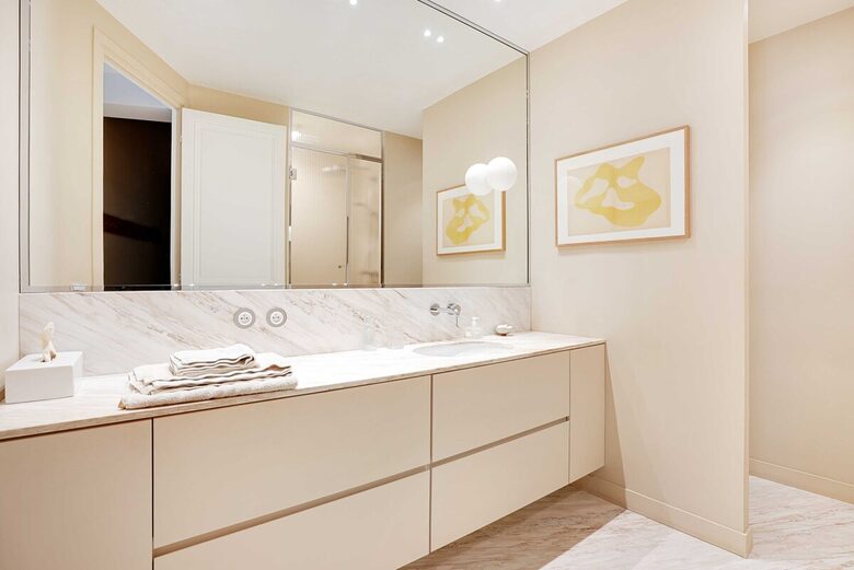 Chic Living in Central Paris - Paris, France