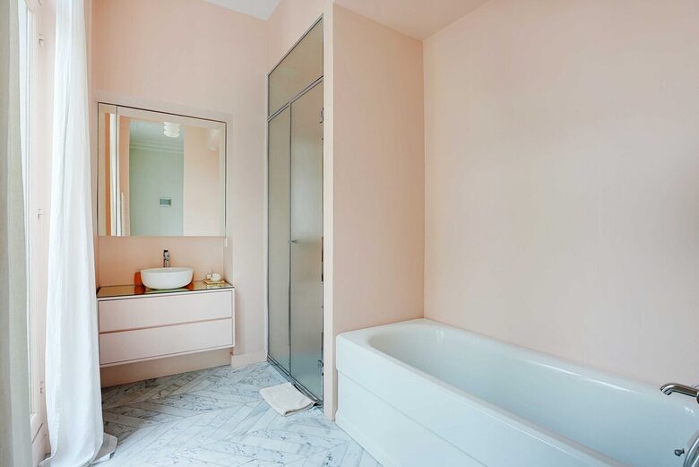 Chic Living in Central Paris - Paris, France