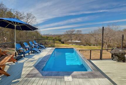 Hilltop Bungalow - Austin, Texas