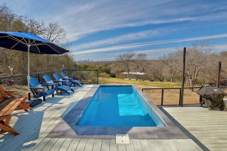 Hilltop Bungalow - Austin, Texas