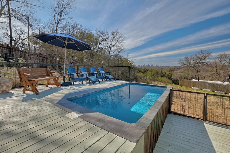 Hilltop Bungalow - Austin, Texas