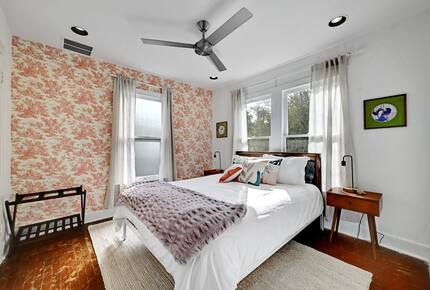 Hilltop Bungalow - Austin, Texas