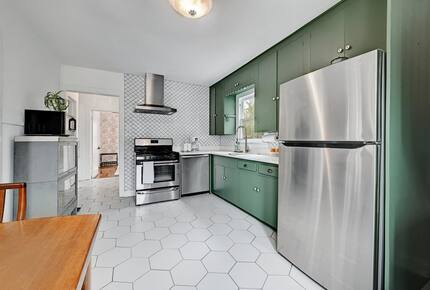 Hilltop Bungalow - Austin, Texas