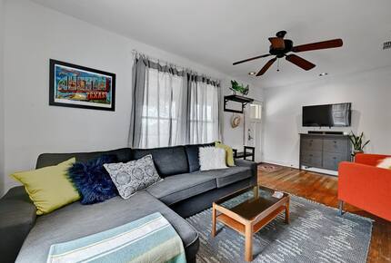 Hilltop Bungalow - Austin, Texas