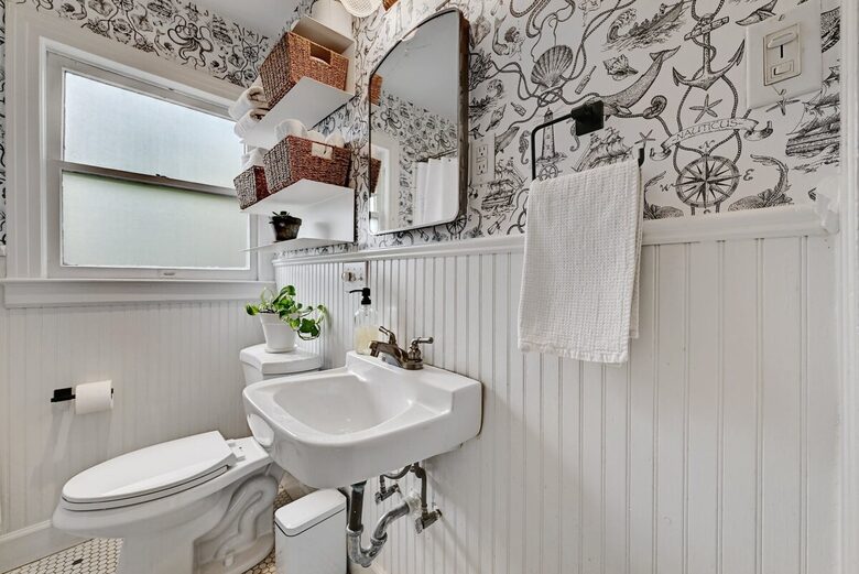 Hilltop Bungalow - Austin, Texas
