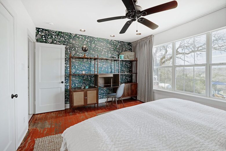 Hilltop Bungalow - Austin, Texas